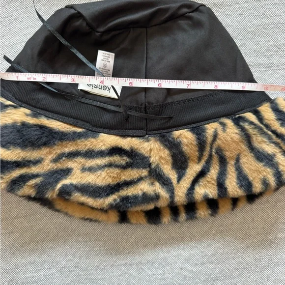 Kensie Faux Fur Tiger-Stripe Bucket Hat - Brown & Black - Picture 7 of 9